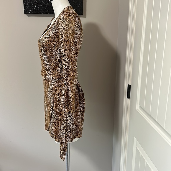 Reformation Brooke Animal Print Wrap
Dress Leopard Cheetah Mini Sz XS NEW - Picture 5 of 11